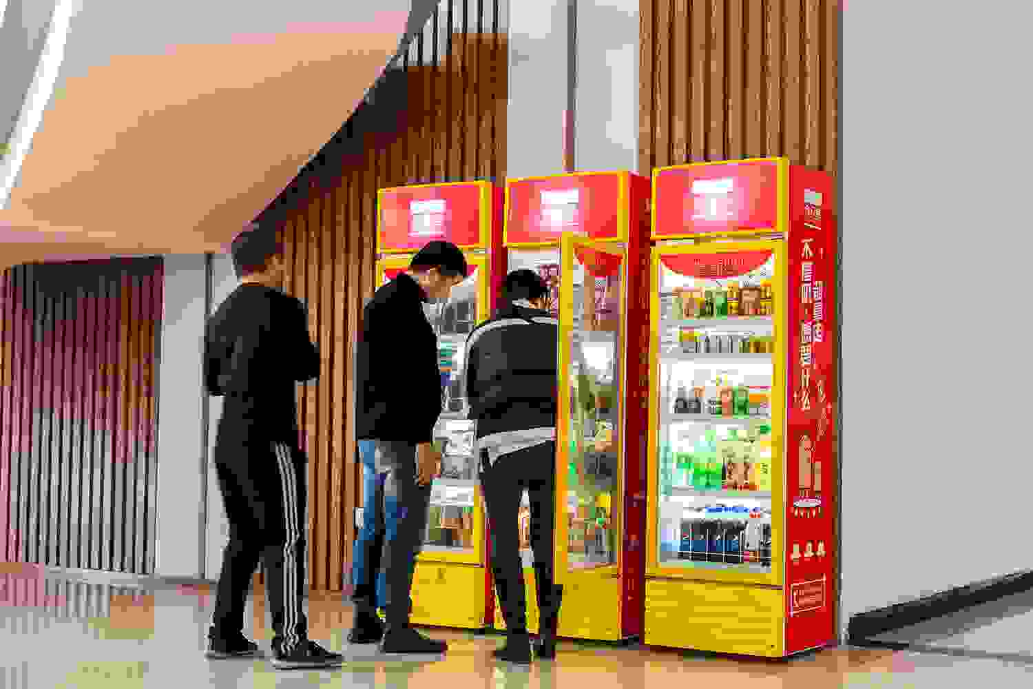 食亿售AI智能售货机开启购物便捷新时代