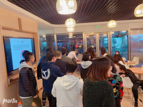 华尔街英语北京上地中心 男孩女孩来battle