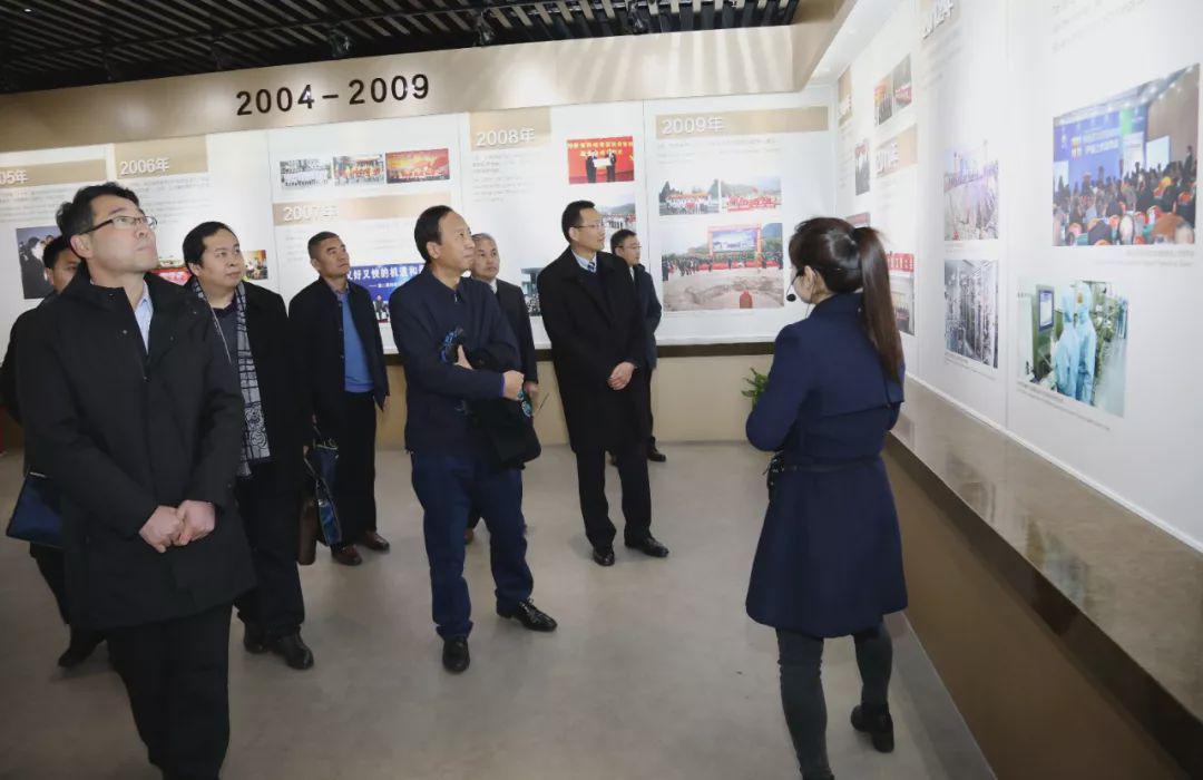 “科技部大别山扶贫开发团助力信阳市脱贫攻坚专题片”编创调研组走进羚锐