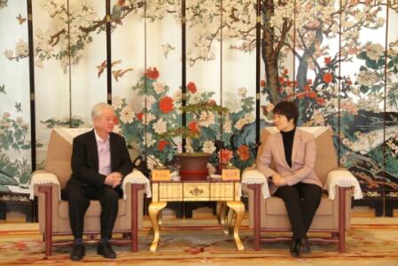 扬州市市长张宝娟会见完美公司古润金董事长