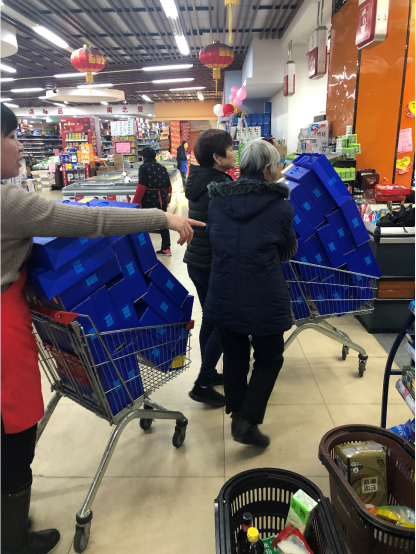 六旬女儿扫光超市脑白金 只因90岁母亲想要