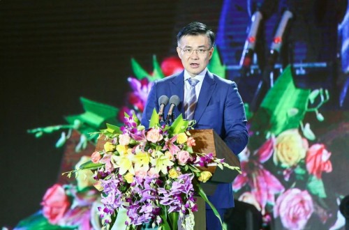 中国奶业大会隆重举行 光明乳业濮韶华出席并致辞