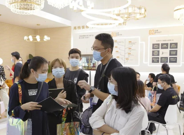 月影灯饰携多款爆火产品惊艳亮相光亚展！