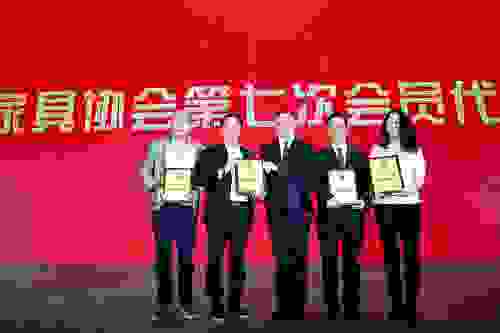 2-20102Q12U1462.jpeg