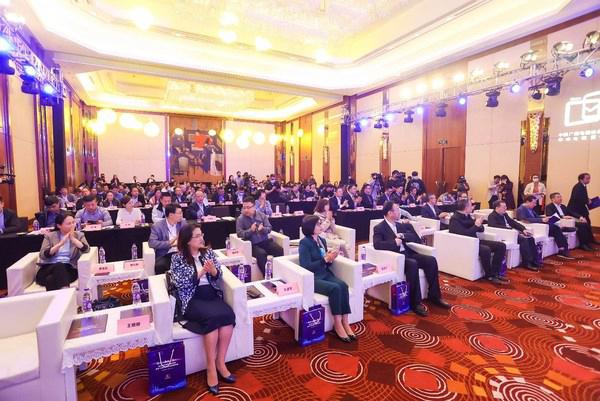 2020年中国移动电视年会在沪召开 中国户外数字媒体联播平台启动