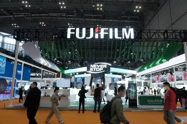 富士胶片连续第三届参展进博会 贡献抗疫和5G建设成为展台焦点