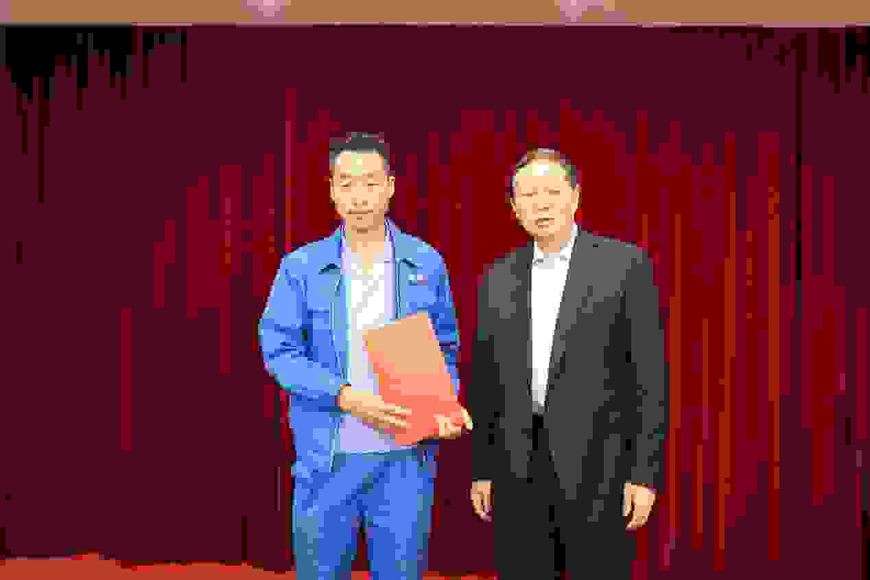 江苏省白酒行业首届装甑接酒职业技能竞赛举办，洋河股份包揽前三