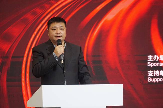 2021中国年度卡车揭晓！欧航R系列超级中卡摘得桂冠