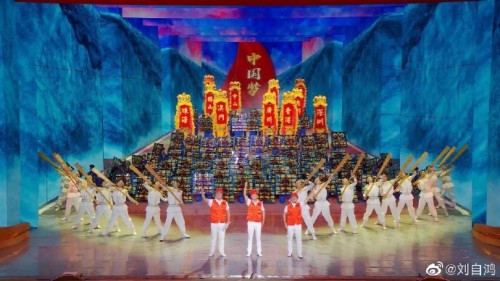 柔宇科技4000块全柔性屏上央视，打造沉浸式舞台