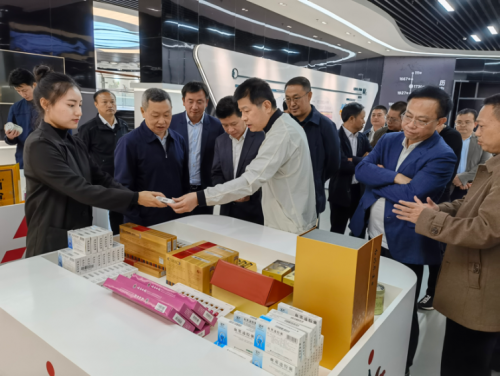 中骏黄朝阳赴云南考察,再露深耕想法