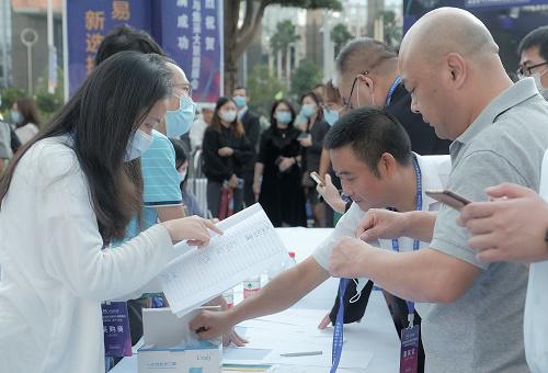 2-20120415442H17.jpg