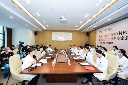 巨乳女孩被“杀熟” 新氧公益开出一剂“后悔药”