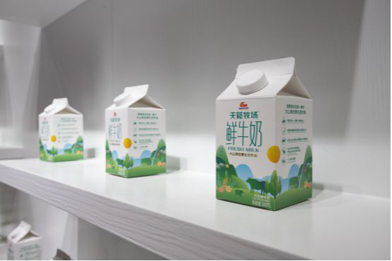 明一天籁牧场鲜牛奶，全家人的生态营养新选择