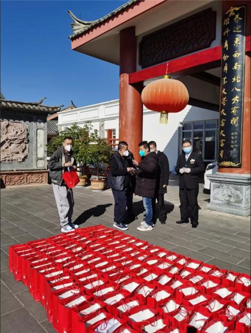 隔离病毒不隔离爱—百岁坊在行动