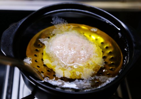 宅家做菜不知从何下手?金龙鱼非转基因黄金比例调和油给你支个招