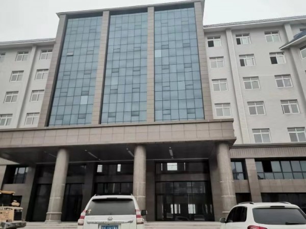中庸电力公司为本区新型冠状病毒防控医院快速装好供电设备