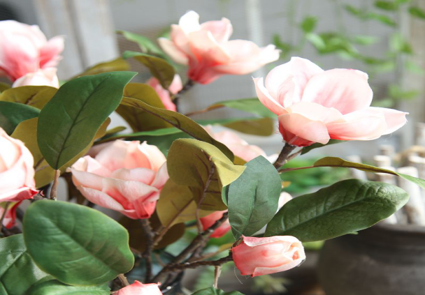 仿真花遇上春节成香饽饽 鹿岗创意家居仿真花销量直涨三倍