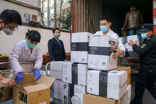 首批海外采购医疗物资已送至一线，吉利汽车全球总动员共同战疫