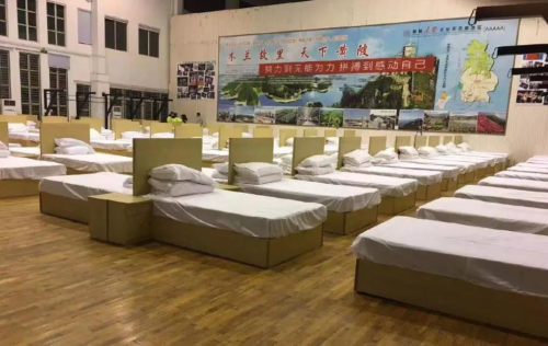 海尔专卖店店长和海尔空调工程师们：我为方舱医院装空调
