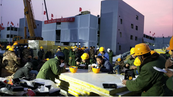 温暖不断供！三江味道为5000疫情扩建工人送餐