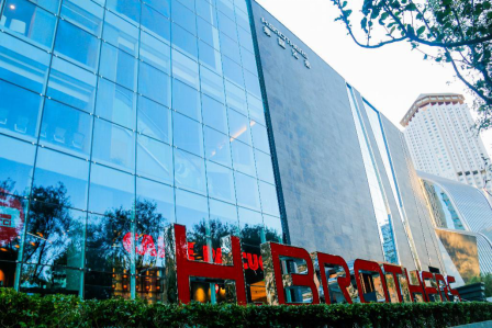 王中军拟向华谊兄弟提供1亿额度无息借款 加码“影视+实景”自救破局