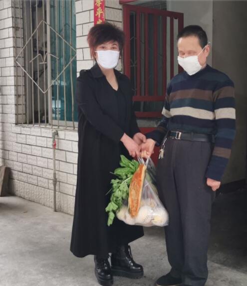 德孝中华周刊：德孝中华志愿者“绵州燕姐”陈燕抗疫为民送关爱