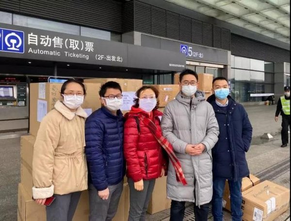 南京新百：战疫路上 并肩同行