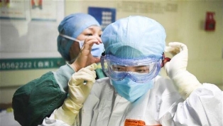 心系武汉 跨越距离,“手”护战疫女神