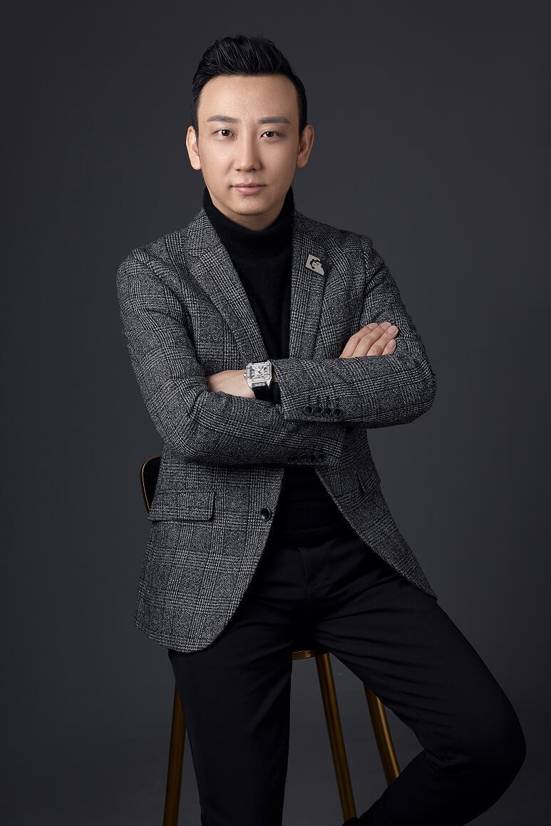 携爆款产品领衔千亿眼部市场，这是徐钲泰的2020