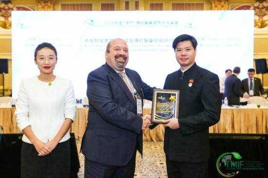 云图片