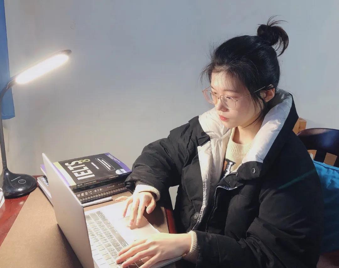 天行学子系列之二十三：“反差萌”的同传才女