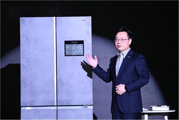 有眼睛、能交互、会思考，海信重新定义智能冰箱
