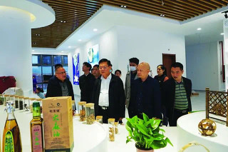 山里凤凰飞出村庄 电子商务联通全国