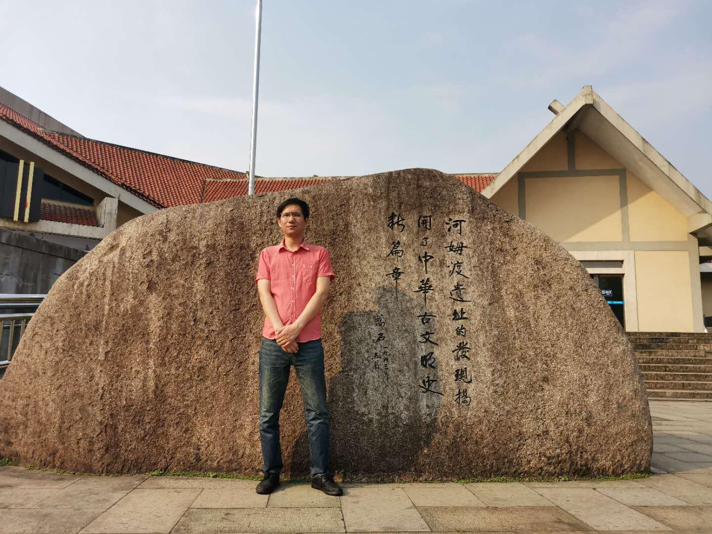 杨文彬草帽2.jpg