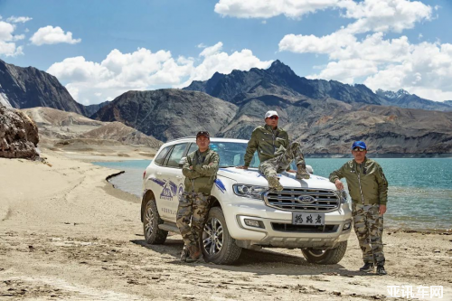 撼路者专业越野SUV 护航登山队向珠峰进发