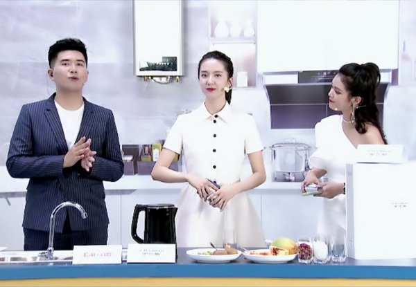 "禾儿"许龄月A.O.史密斯直播首秀 揭秘独家品质生活