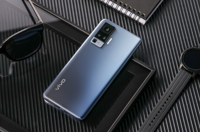拍摄能打！vivo X50 Pro如何凭借微云台成为最强王者的？