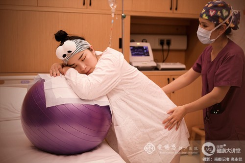 重视女性生产时的隐私及感受，爱博恩为后浪孕妈开启“温柔分娩”