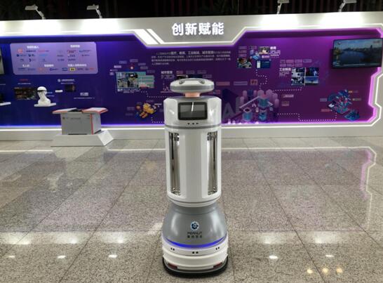 擎朗送餐机器人助力新冠疫情 WAIC大秀无接触配送新场景