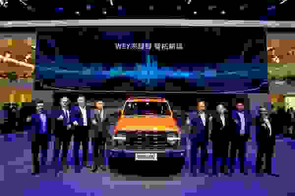 目测WEY坦克300又是爆款！网友：万事俱备，只等上市