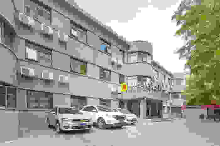 体验壮丽的皇家风景，入住速8精选酒店北京鸟巢志新路店