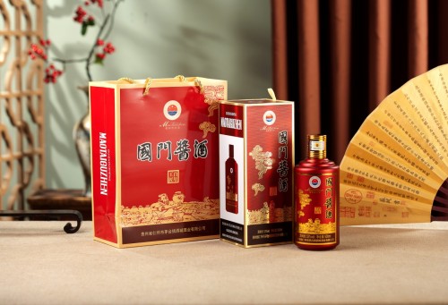送礼选酒有文章，国门酱酒显品味