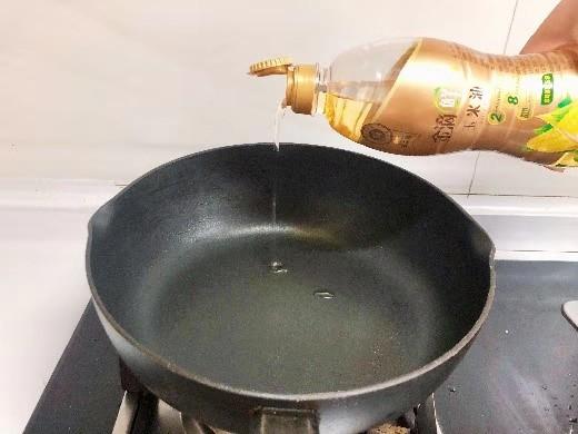 金龙鱼玉米油清新撩人食欲,这道海蛎子究竟是什么人间美味?