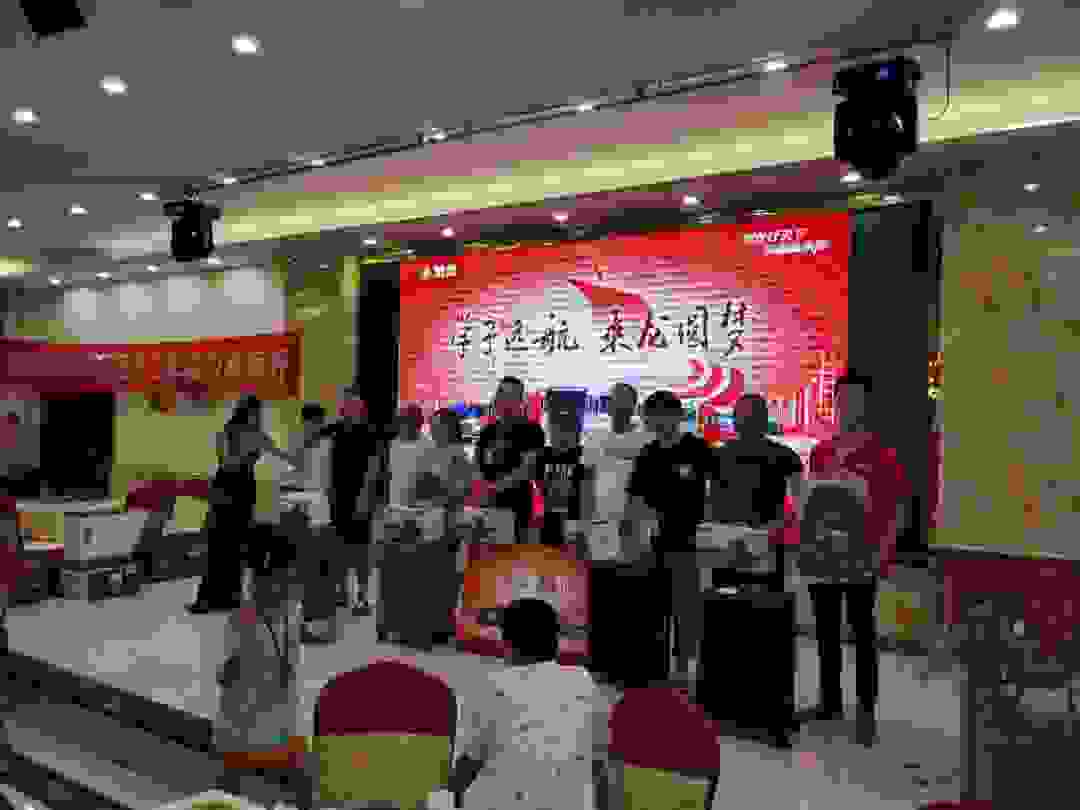 “学子远航，乘龙圆梦”正行动，乘龙以实际行动关怀卡友家庭