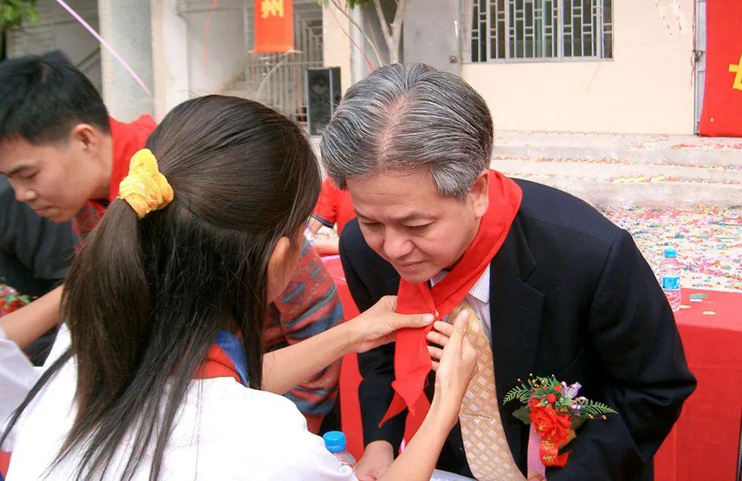 古润金：走出一条“完美特色”的扶贫之路，建设幸福中国
