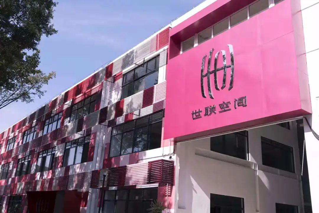 83c30d3dea0ea03e8a13db322355f5e8.jpg