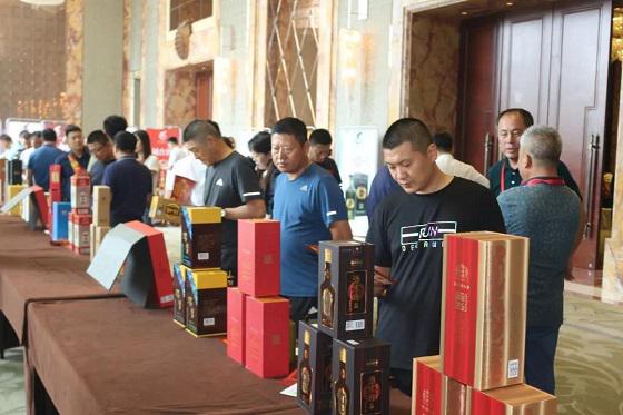 中国酱香·遵义名优白酒神州行推介会在青岛成功举办.jpg