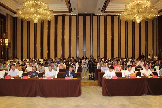 中国酱香·遵义名优白酒神州行推介会在青岛成功举办.jpg