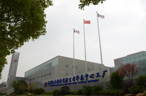 记者探访光明乳业工厂 产量较年初增一倍