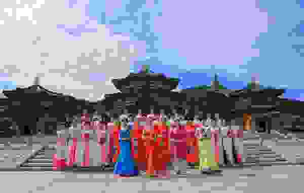 红歌嘹亮迎国庆，南山纵享嘉年华